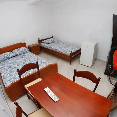Guest house Isufi Sarande